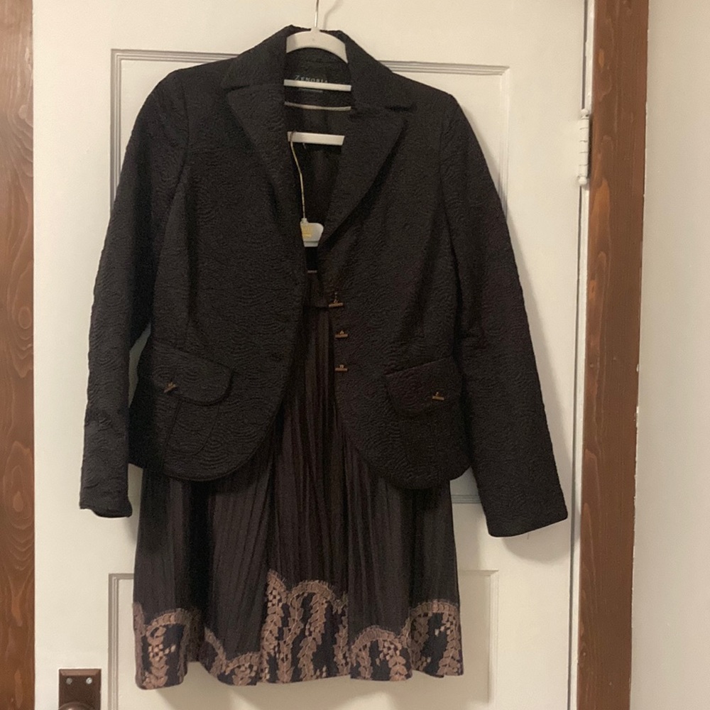 Beautiful Vintage (Early 2000s) Eggplant Women’s Suit Gem